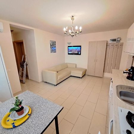 Bine Ati Venit La Maria Str Ion Alexandru Nr 1 Bl 14 Ap 1 Lejlighed Arad Eksteriør billede