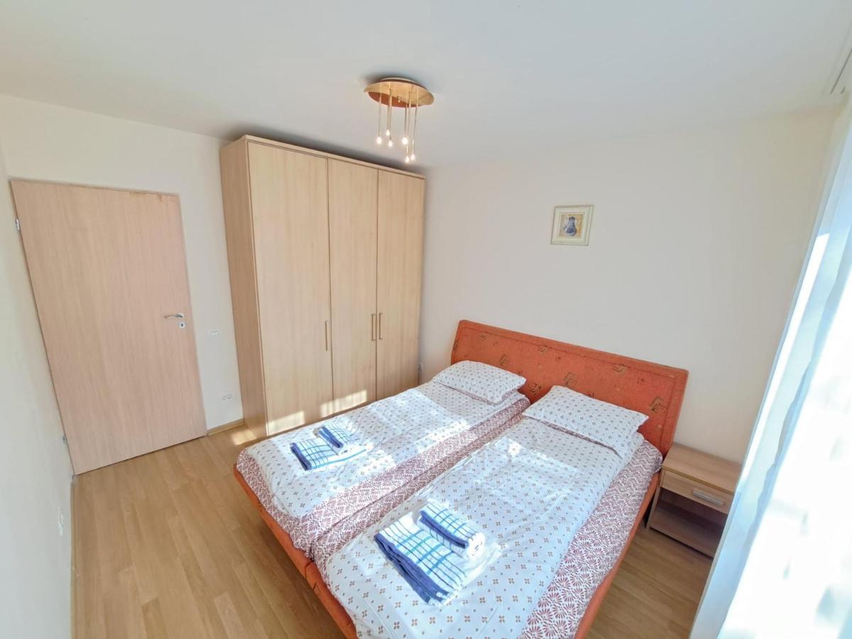 Bine Ati Venit La Maria Str Ion Alexandru Nr 1 Bl 14 Ap 1 Lejlighed Arad Eksteriør billede